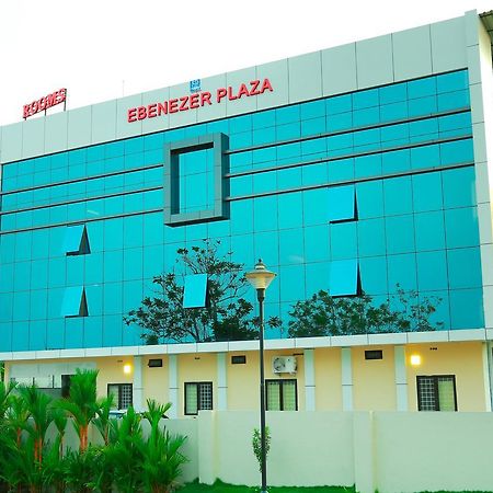 Hotel Ebenezer Plaza Nedumbassery Exterior foto