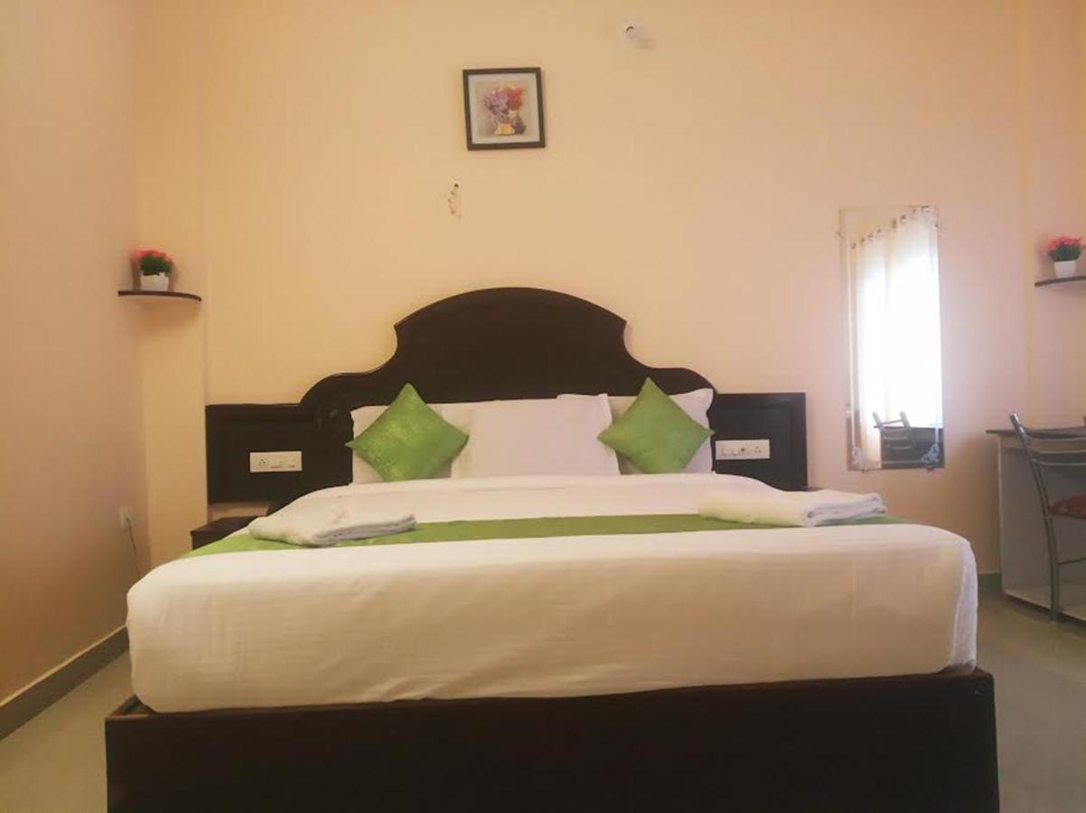 Hotel Ebenezer Plaza Nedumbassery Exterior foto