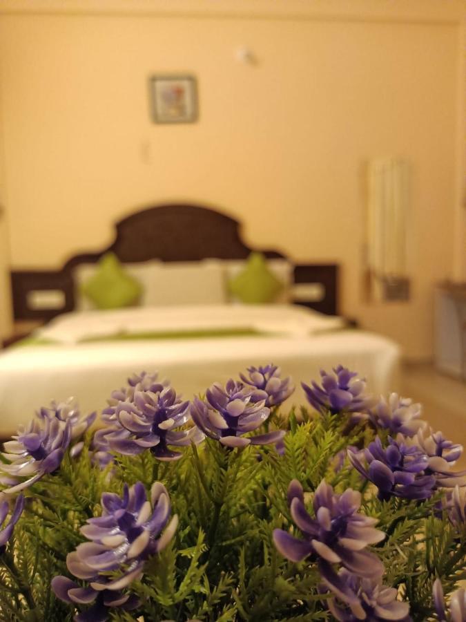 Hotel Ebenezer Plaza Nedumbassery Exterior foto