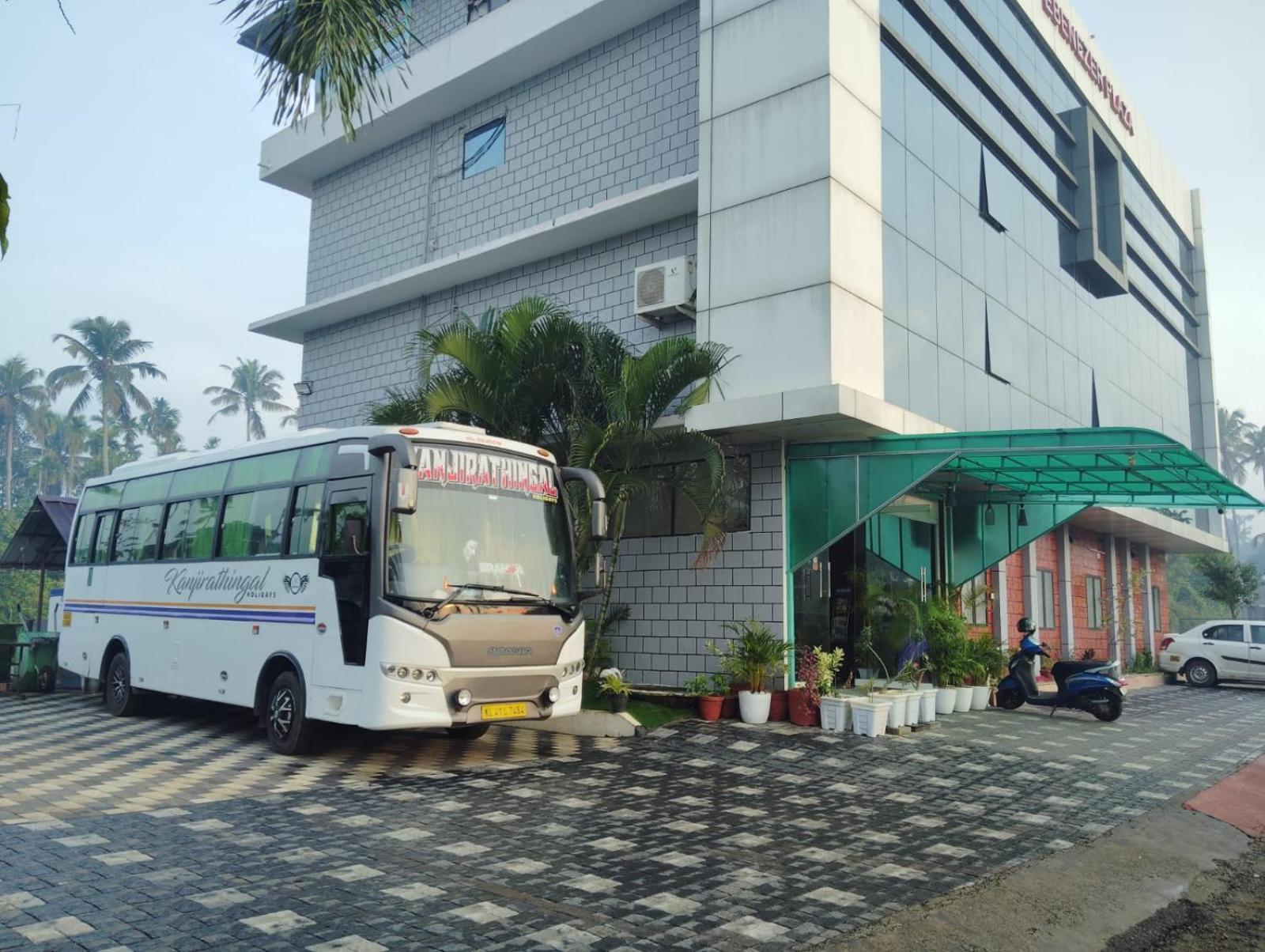 Hotel Ebenezer Plaza Nedumbassery Exterior foto