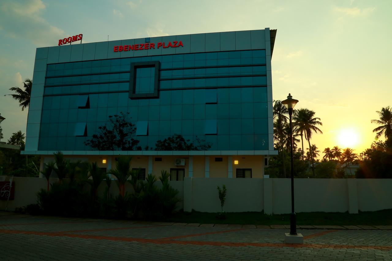 Hotel Ebenezer Plaza Nedumbassery Exterior foto