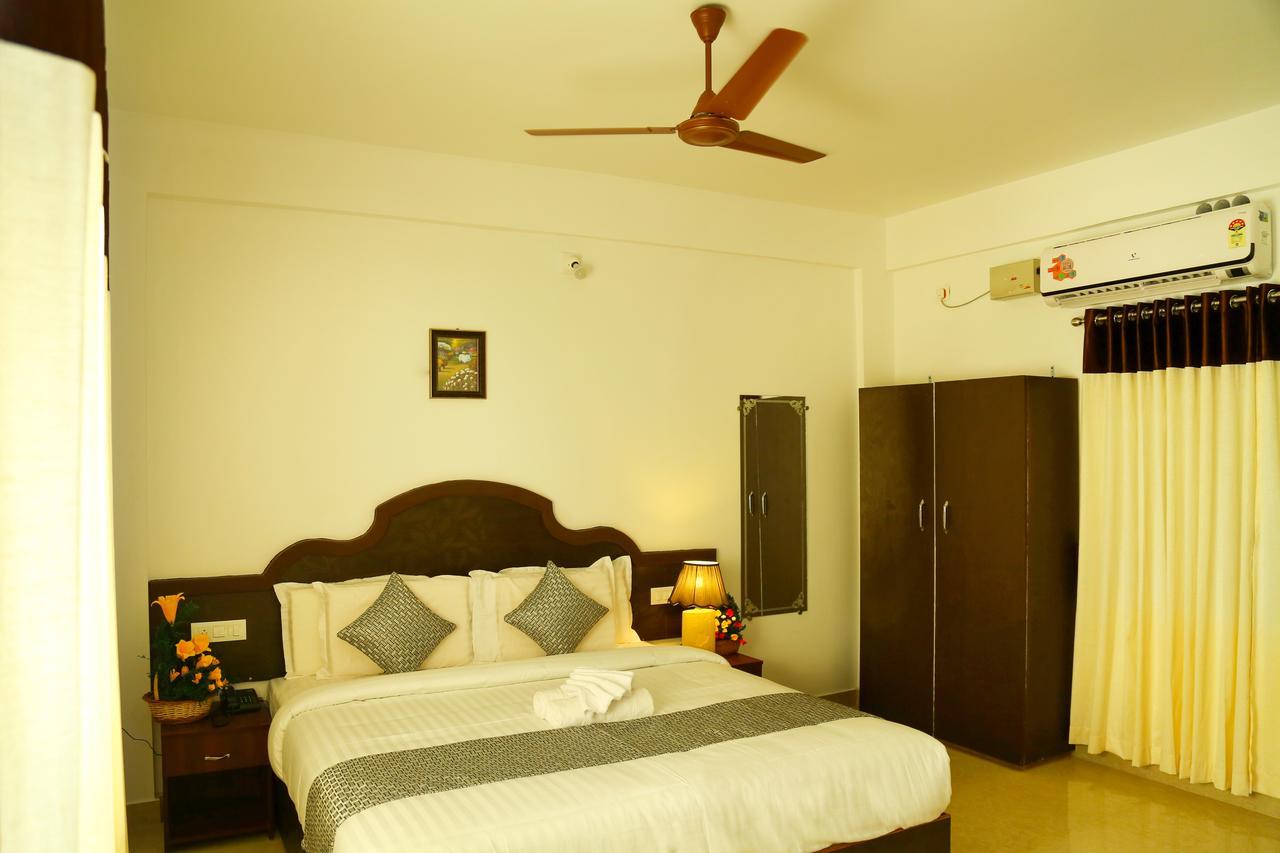 Hotel Ebenezer Plaza Nedumbassery Exterior foto