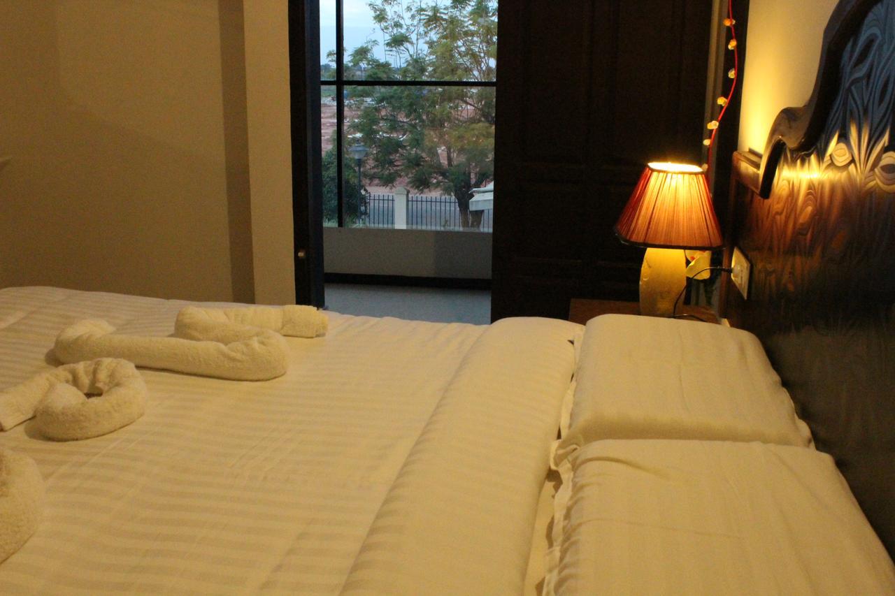 Hotel Ebenezer Plaza Nedumbassery Exterior foto