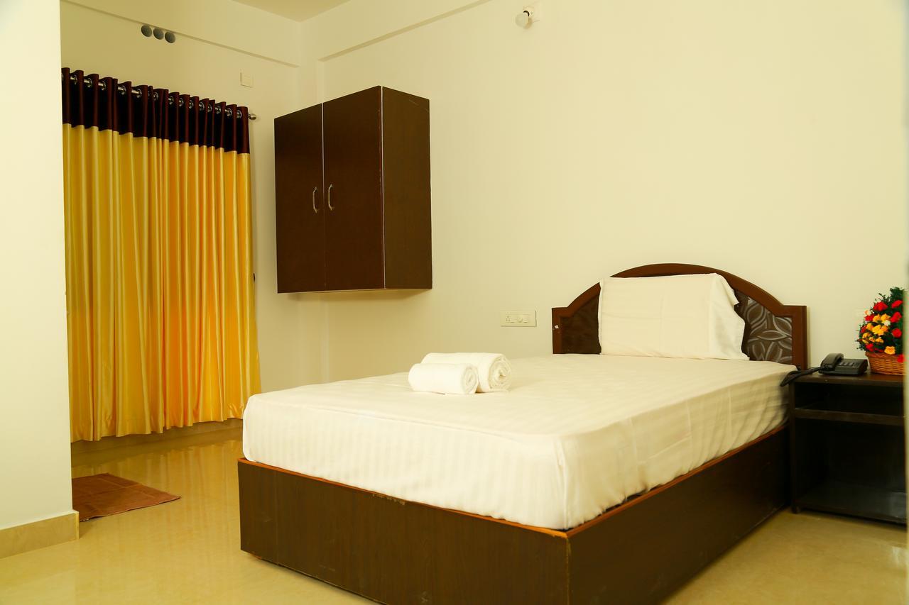 Hotel Ebenezer Plaza Nedumbassery Exterior foto