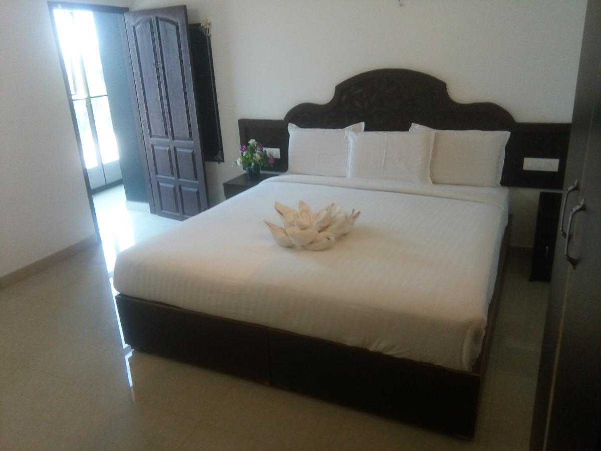 Hotel Ebenezer Plaza Nedumbassery Exterior foto