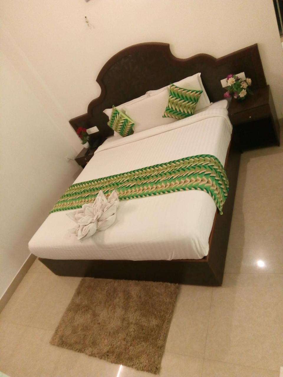 Hotel Ebenezer Plaza Nedumbassery Exterior foto
